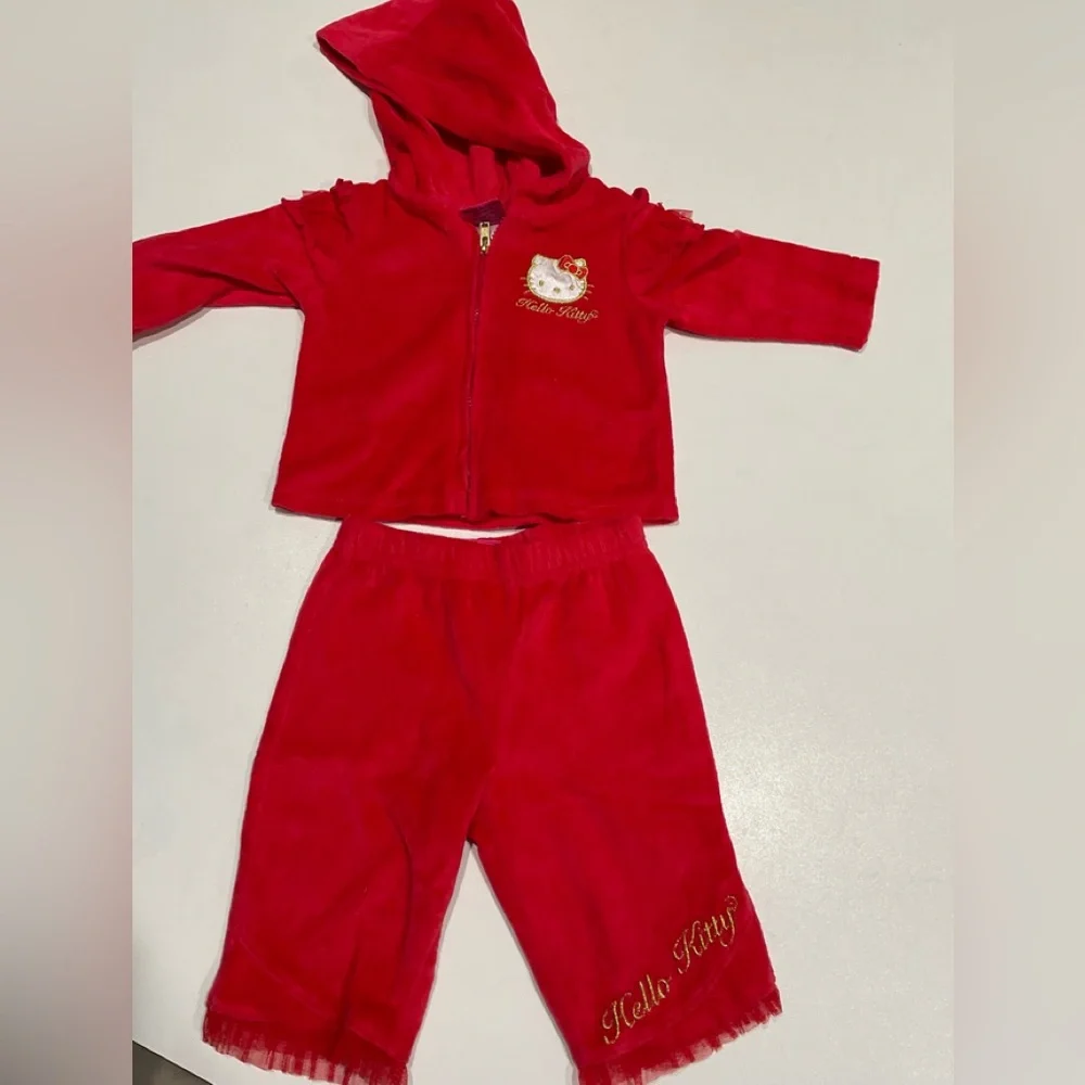☀️Hello Kitty Baby Bright Red Velour Set, Size 0-3 mo